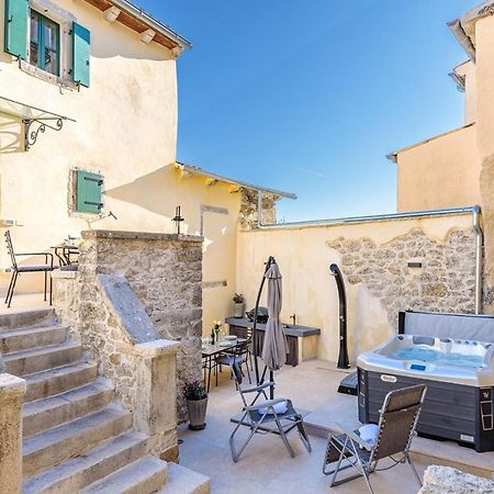 Casa Amelia In Pićan المظهر الخارجي الصورة