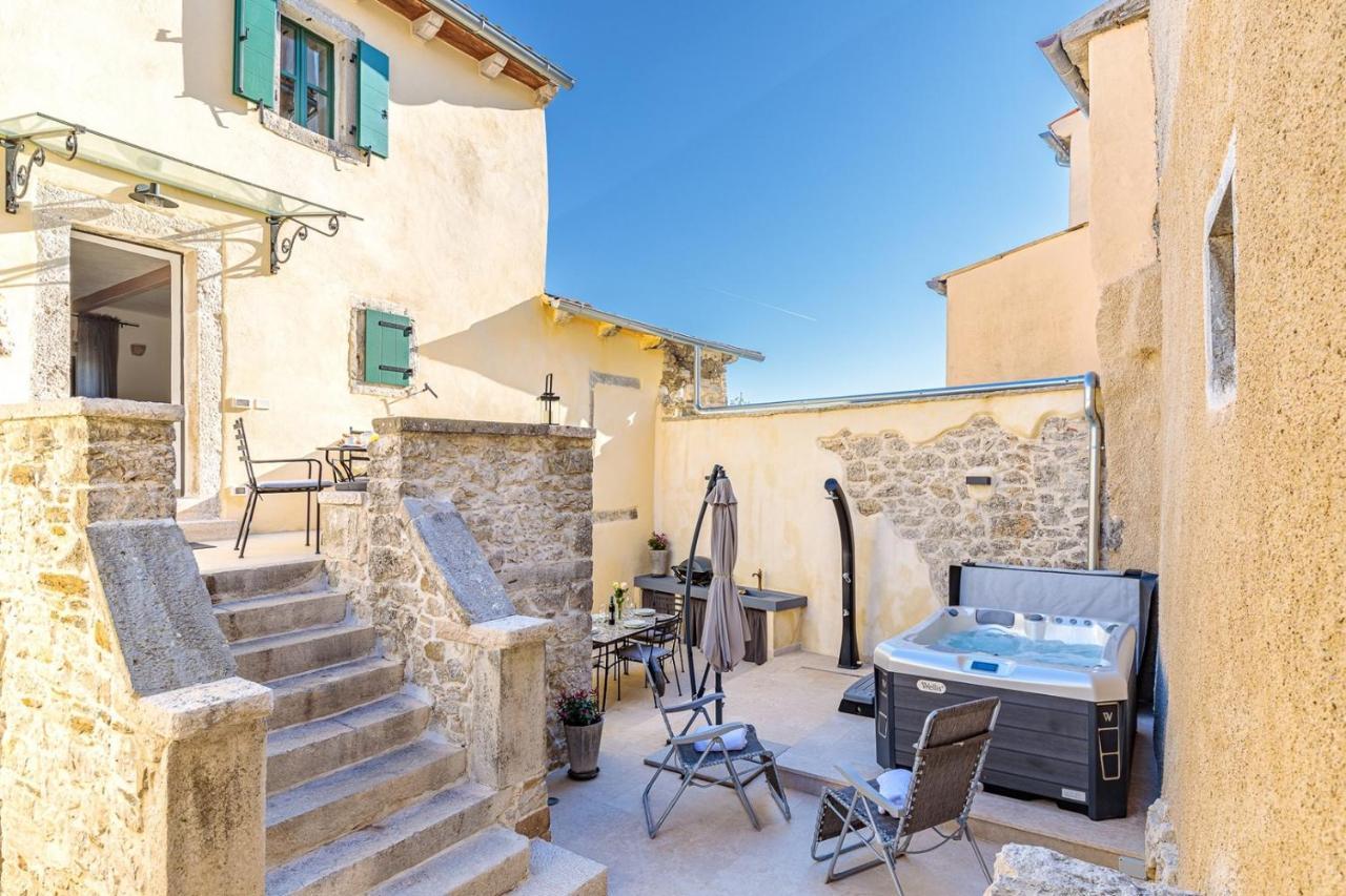 Casa Amelia In Pićan المظهر الخارجي الصورة