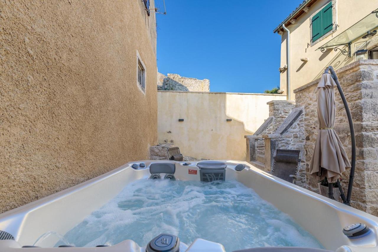Casa Amelia In Pićan المظهر الخارجي الصورة